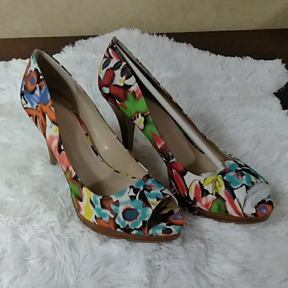 Nine West Shoes - NEW Nine West floral "Danee" heels 10
